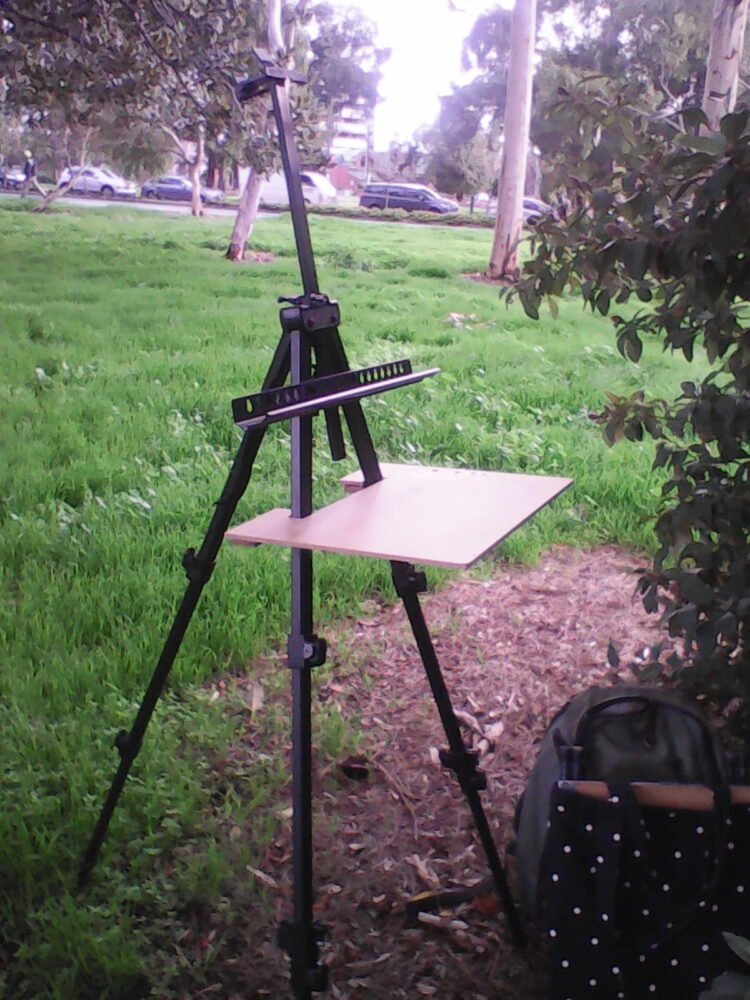 Easel Tray - in place Easel Tray - in place