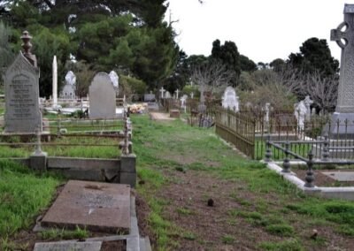Mitcham Cemetery 02