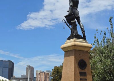 2026-01-09 Light's Statue 04